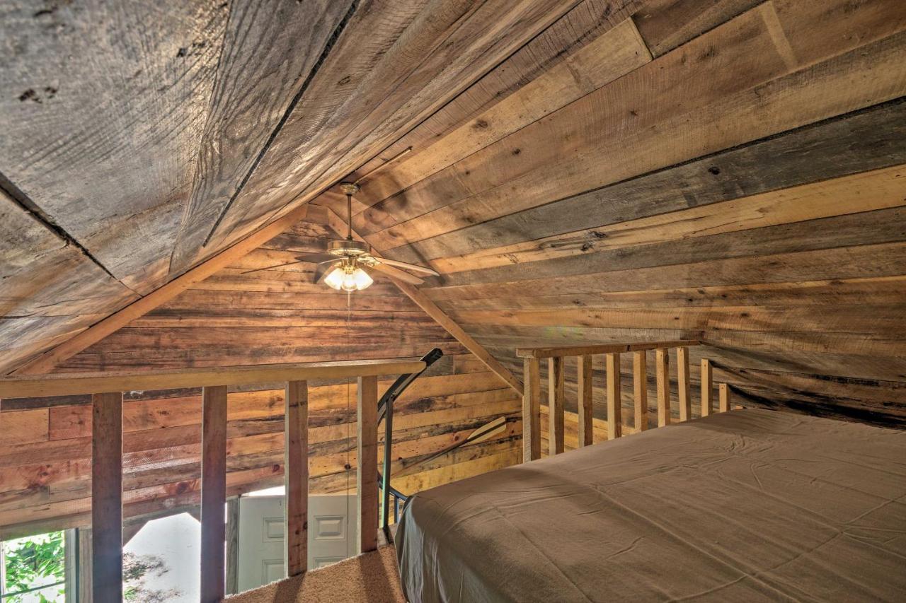 Creekside Cabin With Deck In Pisgah Forest! Barnardsville 외부 사진