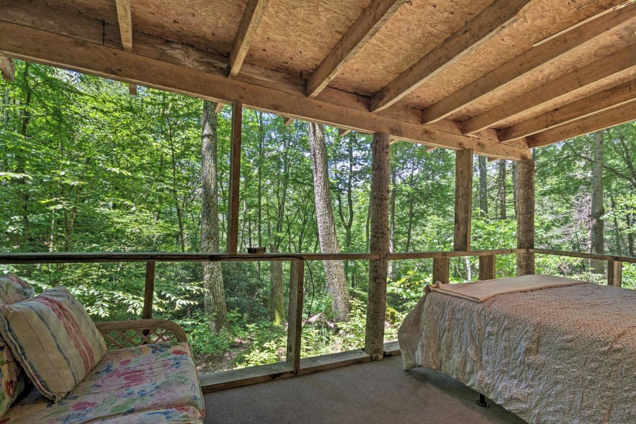 Creekside Cabin With Deck In Pisgah Forest! Barnardsville 외부 사진
